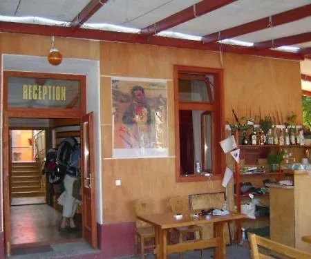 Hullam Hostel Révfülöp