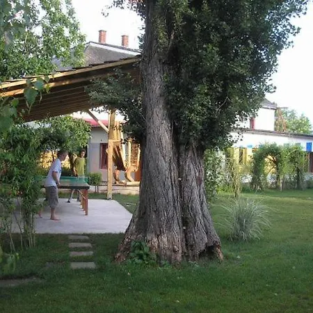 Hostel Hullam Révfülöp