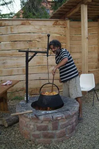 Hullam Hostel Révfülöp