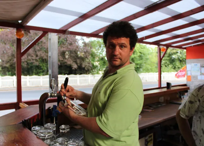 Hullam אכסניה *